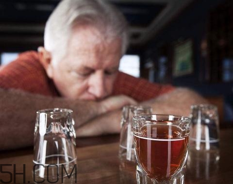 酒精肝可以性生活嗎？酒精肝影響性功能嗎？