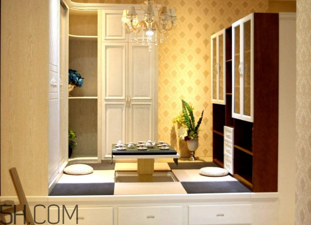 榻榻米床和普通床有什么區(qū)別？榻榻米床缺點(diǎn)是什么