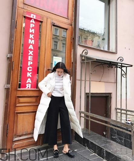 白色羽絨服配什么鞋子？白色羽絨服搭配鞋子圖片