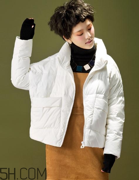 白色羽絨服發(fā)黃怎么洗白？白色羽絨服染色怎么能去掉？