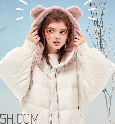 白色羽絨服發(fā)黃怎么洗白？白色羽絨服染色怎么能去掉？