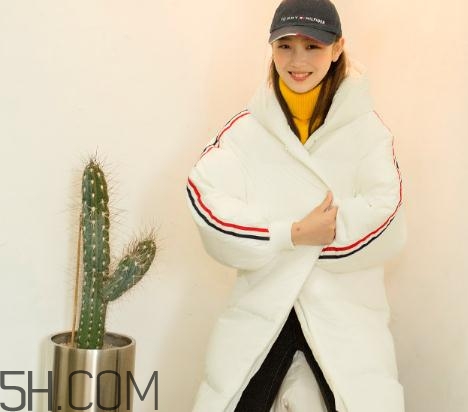 白色羽絨服怎么保存不發(fā)黃？白色羽絨服怎么打理？