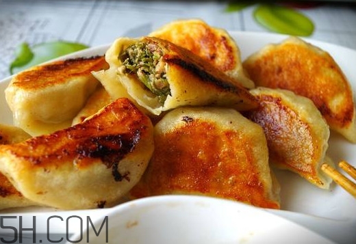 怎么用速凍餃子做煎餃？沒(méi)有平底鍋怎么做煎餃