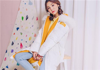 白色羽絨服發(fā)黃怎么洗白？白色羽絨服染色怎么能去掉？