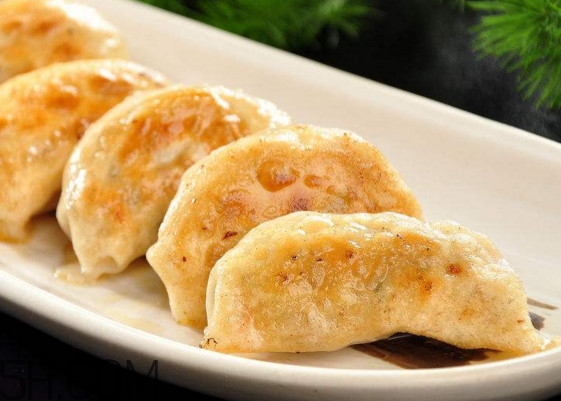 怎么用速凍餃子做煎餃？沒(méi)有平底鍋怎么做煎餃