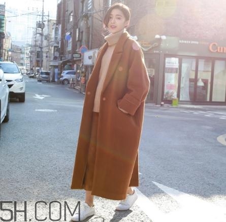 駝色內(nèi)搭配什么外套？駝色內(nèi)搭怎么搭配外套？