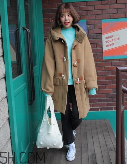 駝色大衣里面搭配什么？駝色大衣內(nèi)搭什么顏色好看？