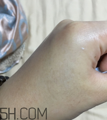 歐萊雅復(fù)顏抗皺緊致晚霜多少錢_專柜價(jià)格 歐萊雅復(fù)顏抗皺緊致晚霜多少錢_專柜價(jià)格