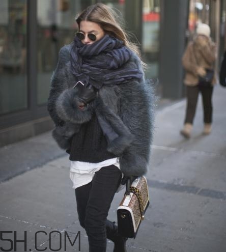 皮草是輕的好還是重的好？皮草怎么選購(gòu)？