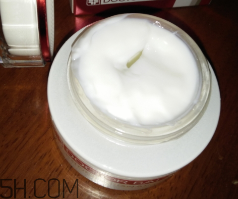 白大夫祛斑霜被曝光 白大夫祛斑霜有激素嗎 白大夫祛斑霜被曝光 白大夫祛斑霜有激素嗎