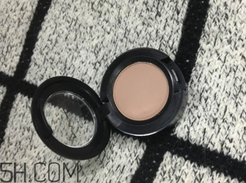 眼影可以用手指涂嗎？哪種眼影適合用手指涂