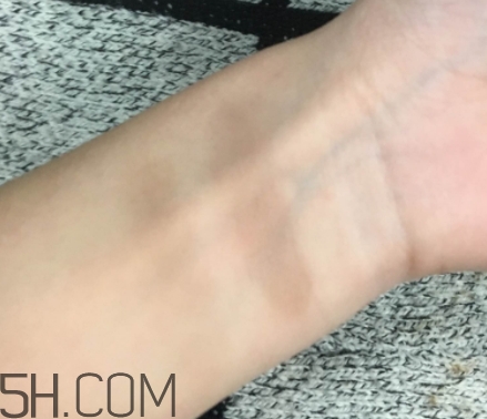 眼影可以用手指涂嗎？哪種眼影適合用手指涂