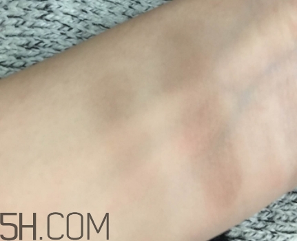 眼影可以用手指涂嗎？哪種眼影適合用手指涂