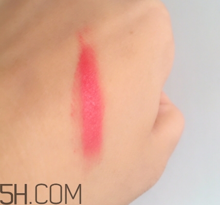 阿瑪尼紅管唇釉516適合黃皮嗎？阿瑪尼紅管516好看嗎？