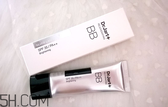 粉底霜和BB霜的區(qū)別 粉底霜和氣墊bb的區(qū)別 粉底霜和BB霜的區(qū)別 粉底霜和氣墊bb的區(qū)別