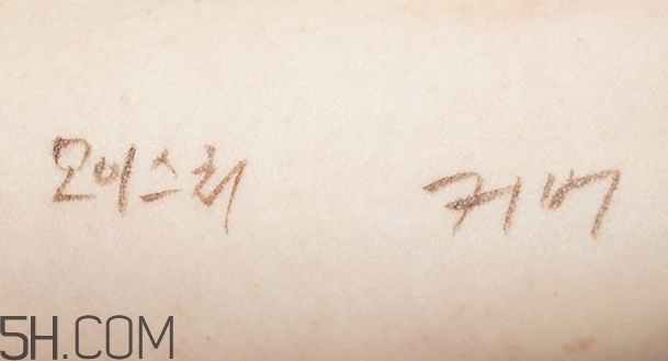 hera赫妍氣墊黑珍珠版和普通版有什么區(qū)別?