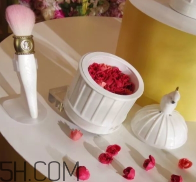 拉杜麗鳥(niǎo)籠腮紅多少錢(qián)？laduree2018拉杜麗鳥(niǎo)籠腮紅試色