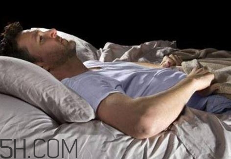 少精癥是怎么引起的？少精癥是不是不能自愈？