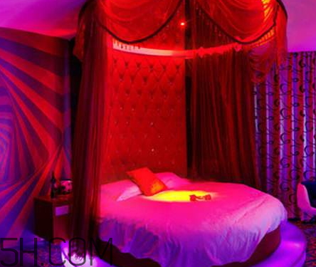 水床為什么是情趣床 水床為什么會增加情趣 水床為什么是情趣床 水床為什么會增加情趣