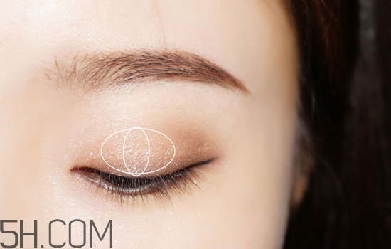 國產(chǎn)彩妝排行榜前十名 新手化妝詳細(xì)步驟和技巧圖解 國產(chǎn)彩妝排行榜前十名 新手化妝詳細(xì)步驟和技巧圖解