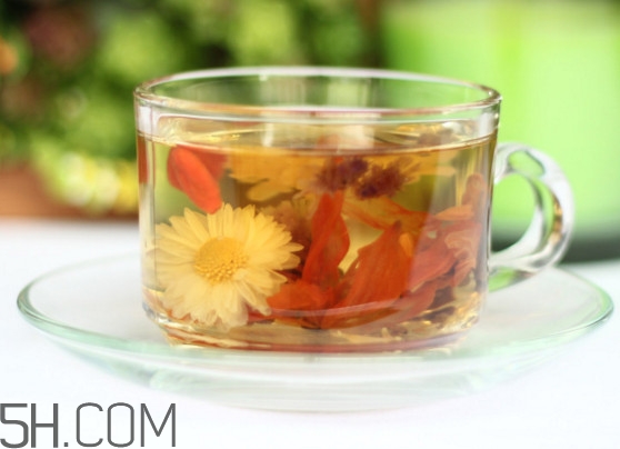 天氣干燥煲什么湯喝最好？氣候干燥喝什么茶好