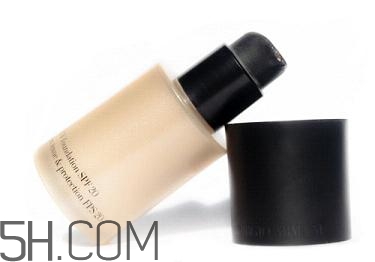 女生怎樣學(xué)會(huì)快速化妝？新手化妝需要的基本用品