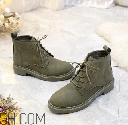 翻毛皮鞋弄上油怎么辦？翻毛皮鞋上的油漬怎么清洗？