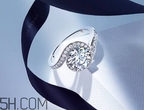 戴比爾斯是哪個(gè)國(guó)家的 戴比爾斯什么檔次 戴比爾斯是哪個(gè)國(guó)家的 戴比爾斯什么檔次