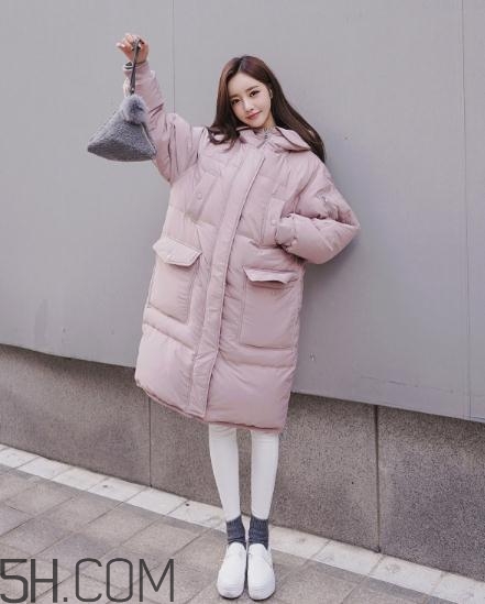 粉色羽絨服怎么搭配？粉色羽絨服搭配圖片