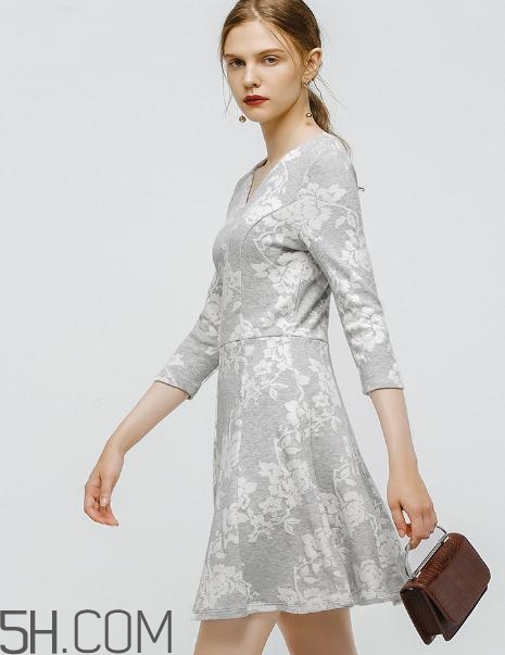 max co衣服貴嗎？max co衣服什么價(jià)位？