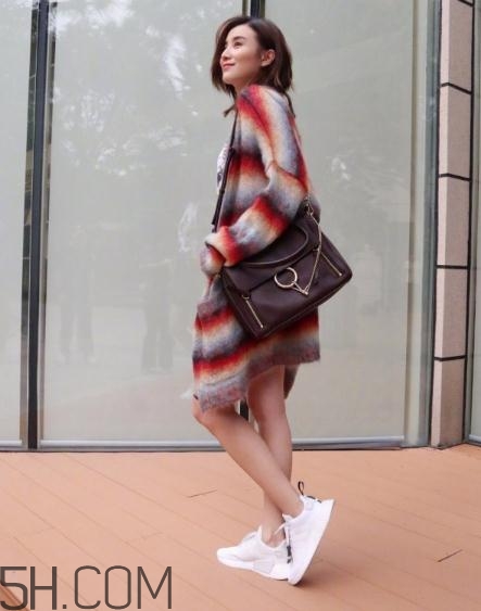 毛衣外套怎么搭配？毛衣外套里面配什么？