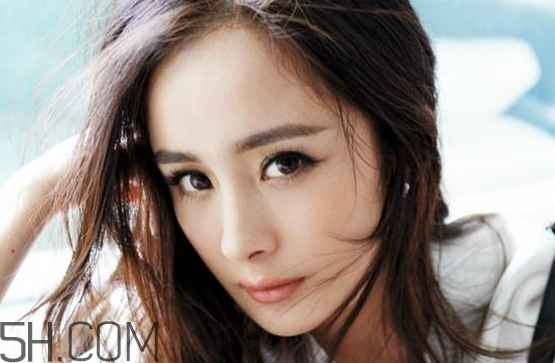 迪奧五色眼影盤新款試色 迪奧五色眼影盤產(chǎn)品測(cè)評(píng) 迪奧五色眼影盤新款試色 迪奧五色眼影盤產(chǎn)品測(cè)評(píng)