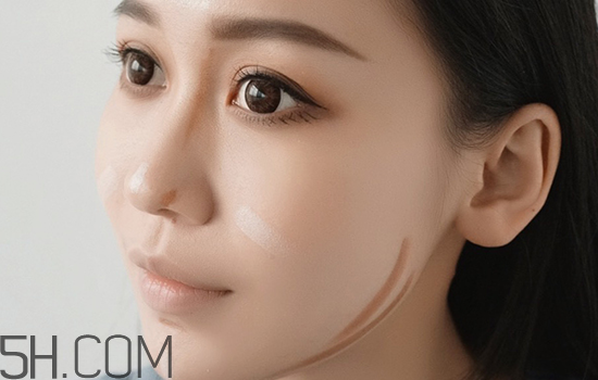 秋冬適合什么妝容？怎樣涂口紅好看？