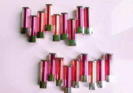 美寶蓮口紅哪個(gè)系列好？美寶蓮小燈管口紅最新試色測(cè)評(píng)