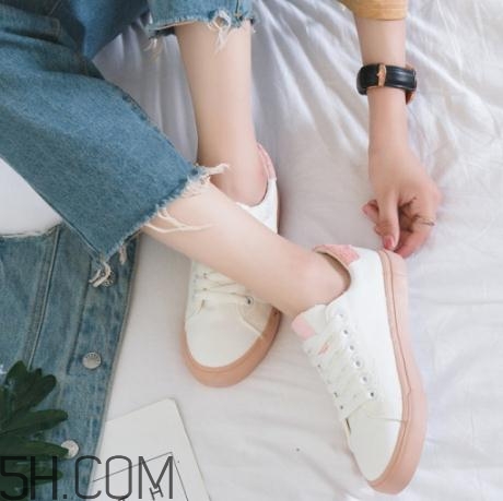 運(yùn)動(dòng)鞋勒腳怎么辦？運(yùn)動(dòng)鞋壓腳背怎么處理？