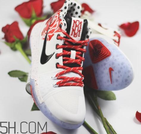 sneaker room聯(lián)名nike kyrie 3 mom會發(fā)售嗎_實物曝光 sneaker room聯(lián)名nike kyrie 3 mom會發(fā)售嗎_實物曝光