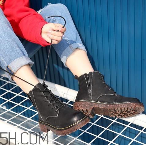 馬丁靴里面怎么清洗？馬丁靴里褪色怎么辦？