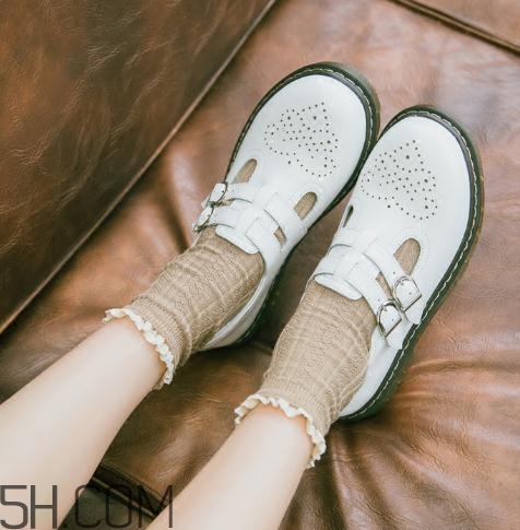 白色皮鞋怎么清洗？白色皮鞋發(fā)黃了怎么辦？