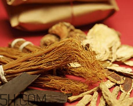 睪丸炎是什么引起的？睪丸炎吃什么消炎藥？