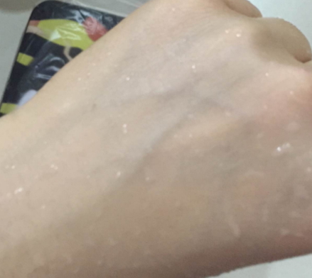 卡姿蘭氣墊cc和瑪麗黛佳哪個(gè)好？對(duì)比