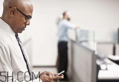 睪丸炎會(huì)發(fā)燒嗎？睪丸炎會(huì)引起腰痛嗎？