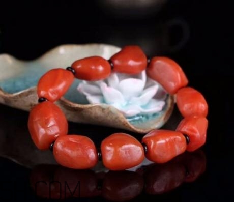 南紅瑪瑙會越戴越紅嗎？南紅瑪瑙會越戴越亮嗎？