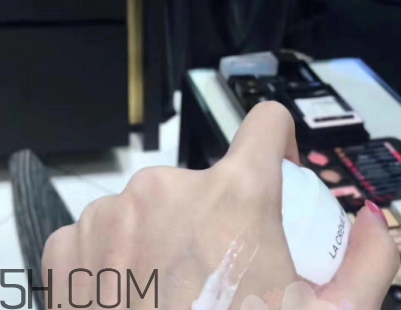 香奈兒la creme main護(hù)手霜怎么用？香奈兒鵝卵石護(hù)手霜評測