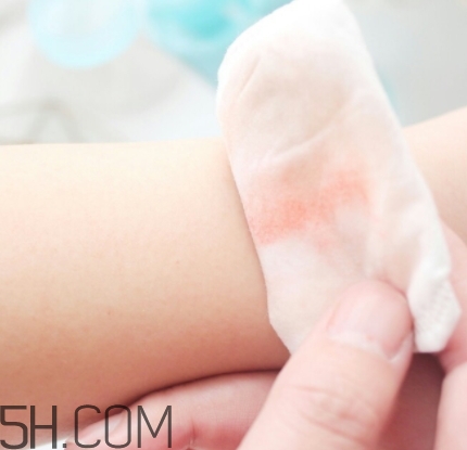 卡姿蘭卸妝水好用嗎？卡姿蘭卸妝水哪款好用