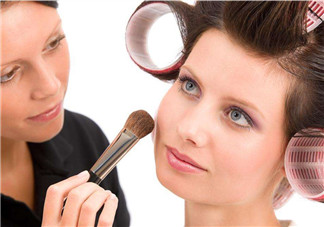 腮紅珠光啞光的區(qū)別 腮紅的種類