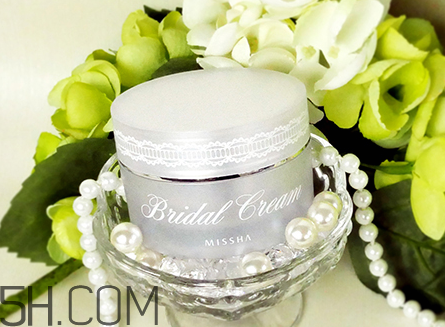 謎尚和瑪麗黛佳素顏霜哪個好？素顏霜對皮膚傷害大嗎？