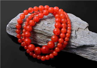 南紅瑪瑙會(huì)越戴越紅嗎？南紅瑪瑙會(huì)越戴越亮嗎？