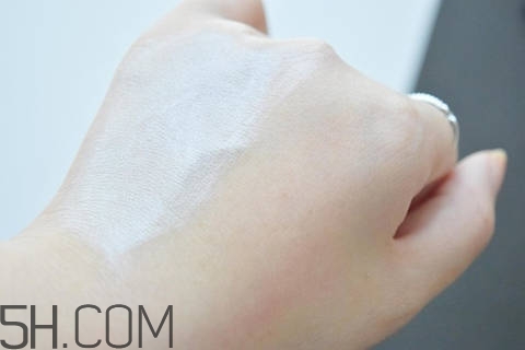 素顏霜的使用圖文步驟 關(guān)于素顏霜 素顏霜的使用圖文步驟 關(guān)于素顏霜