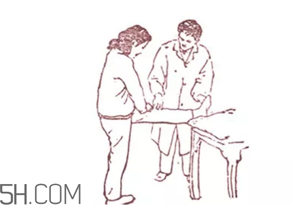 腰間盤(pán)突出最有效的方法是什么？腰間盤(pán)突出吃什么好