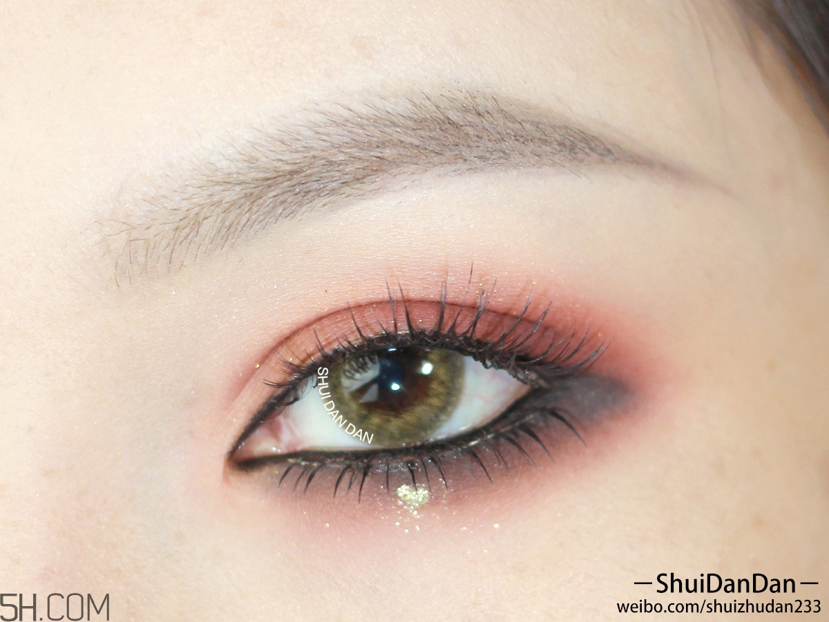 kat von d眼影腮紅兩用餅怎么用 kat von d眼影腮紅兩用餅怎么用